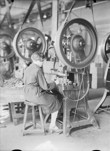 Reforma Trabalhista retrocede legislação de volta ao estágio pré-CLT (1943). Hoje, 40% dos domicílios brasileiros são mantidos exclusivamente por mulheres (IBGE)