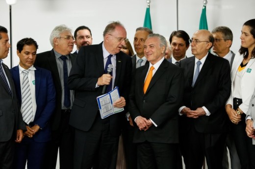 Temer e ministros receberam presidente da Confederação Nacional dos Municípios, Paulo Ziulkoski, em novembro do ano passado. Foto: Alan Santos/Gabinete da Presidência
