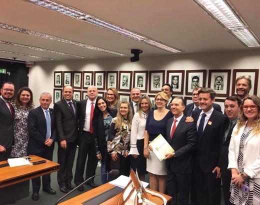 Visita contou com Audiência Pública com parlamentares, como mostra foto da Assessoria da Deputada Geovania de Sá